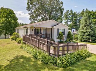15 Valley Crest Trl, Nashua, NH 03062