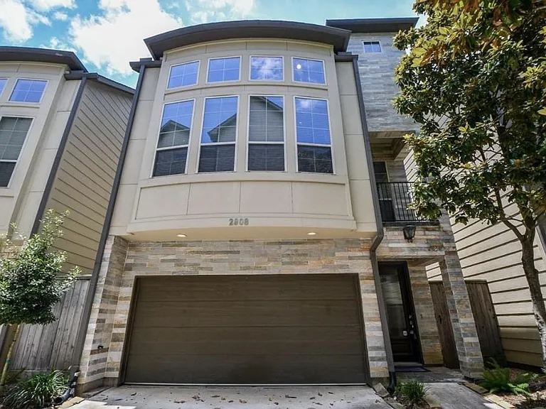 2908 Leeland St — Photo 1
