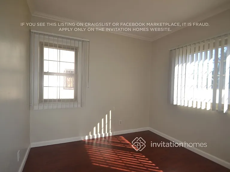 1932 W 84th Pl — Photo 11