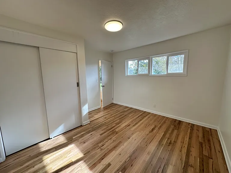 931 Chemawa Rd N — Photo 15