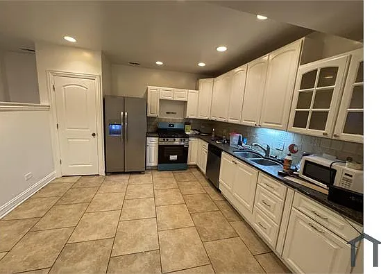 6132 S Eberhart Ave #G — Photo 13