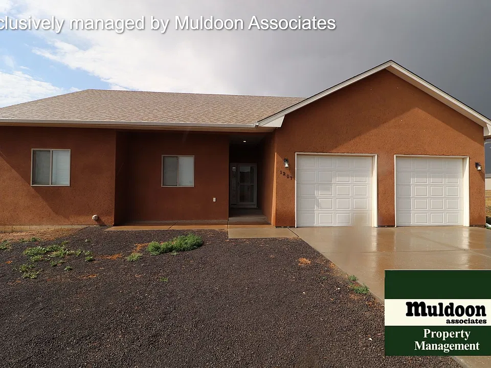 1207 W De La Vista Ct