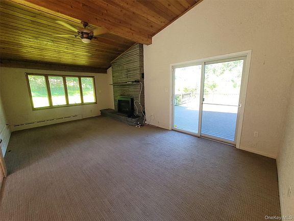 4th image of 119 Hurleyville Main Street