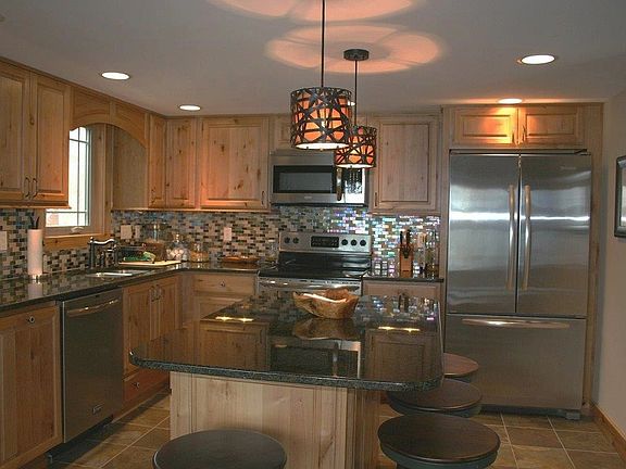 2nd image of 1558 Lakeland Dr