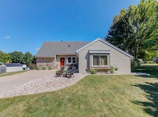 11110 W Drake Ln, Franklin, WI 53132
