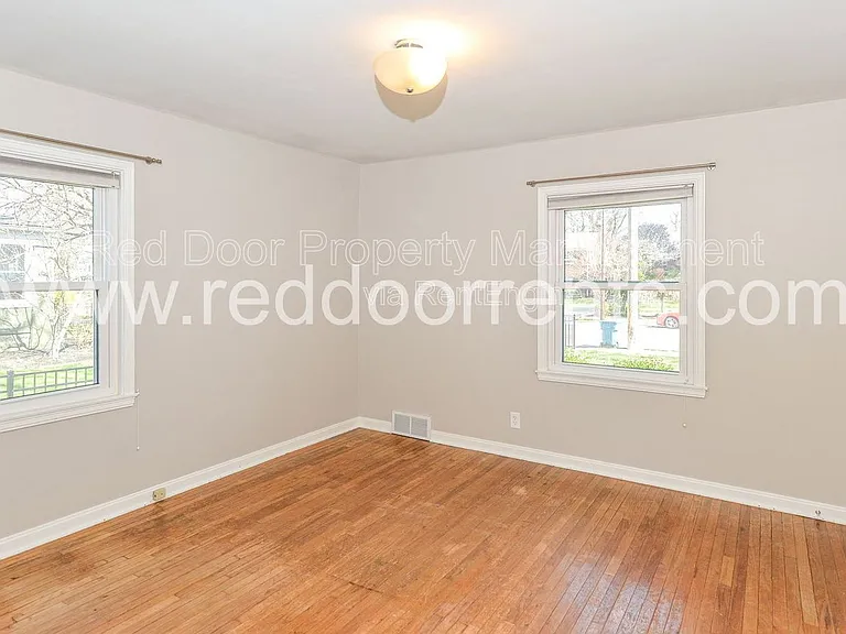 4930 N Illinois St — Photo 21