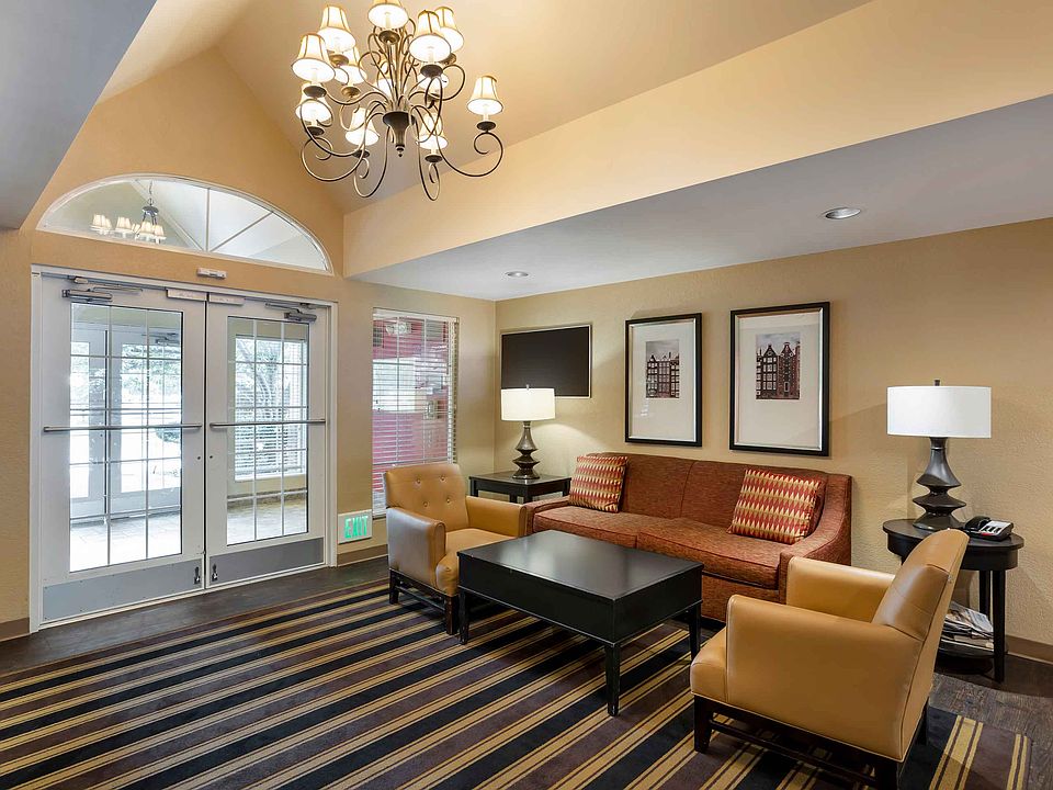 Lobby and Guest Check-in