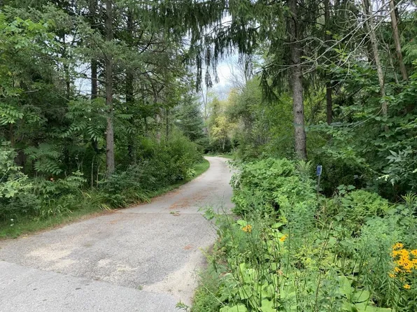 546 Beechwood Dr, Cedarburg, WI 53012