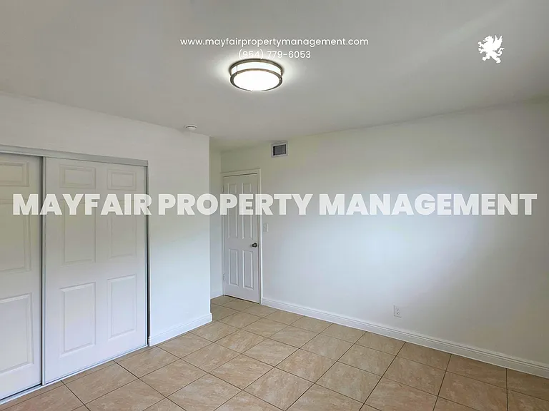 5621 SW 36th Ct #203 — Photo 4