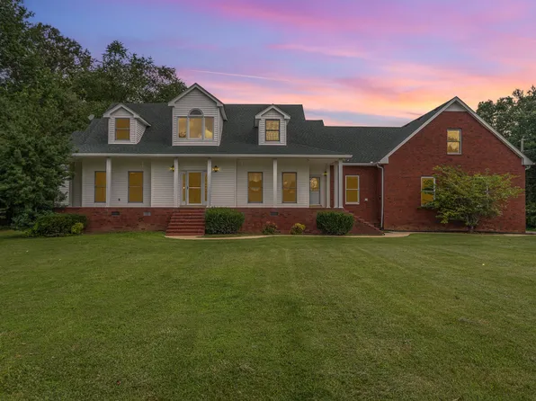 301 Dug Hill Rd, Bon Aqua, TN 37025