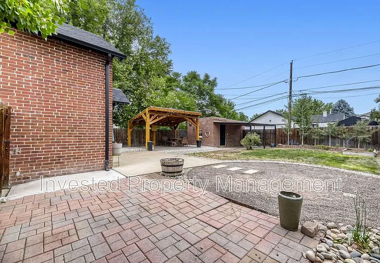 1640 S Marion St — Photo 25