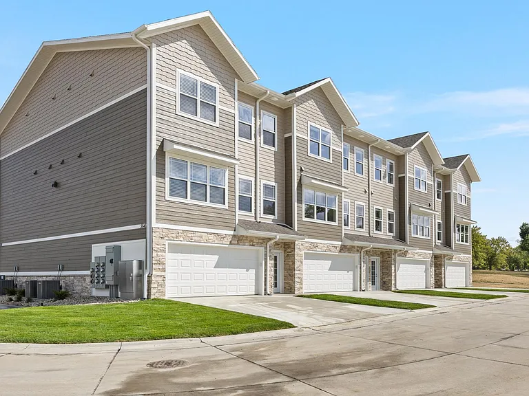 Stone Ridge Apartments and Townhomes — Photo 6