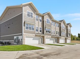 Stone Ridge Townhomes, Cedar Rapids, IA 52402