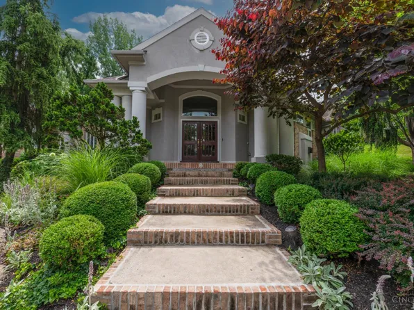 3 Cloister Ct, Cincinnati, OH 45208