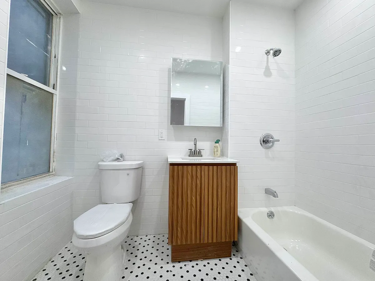 Building Photo - 1588 Eastern Pkwy #3