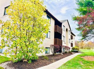 9586 Woodland Hills Dr, Hamilton, OH 45011
