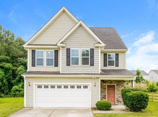 1309 Braemar Highland Dr, Zebulon, NC 27597