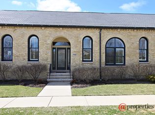 742 Lyster Rd, Highwood, IL 60040