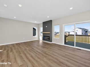 4271 Grover Woods Ln, Des Moines, IA 50317