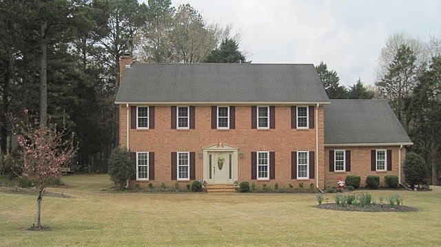1st image of 710 Shady Oaks Cir