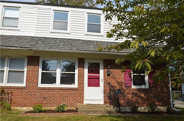 3 bed, 1 bath brick twin w/ off-street parking