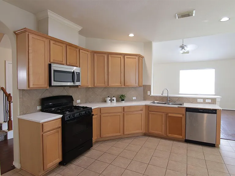 2027 Creek Run Dr — Photo 10