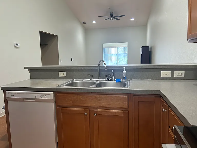 10411 SW 85th Ct — Photo 4