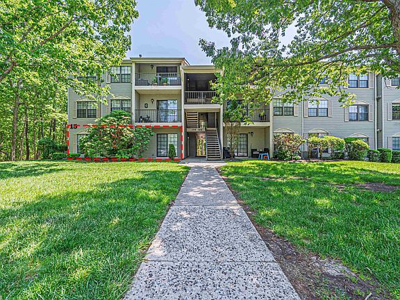 2nd image of 161 Sussex Pl #161