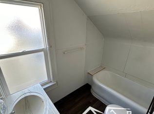 17 1/2 E 6th St, Fond Du Lac, WI 54935