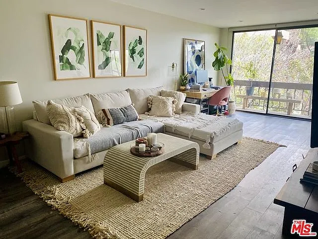 1735 N Fuller Ave #324 — Photo 4