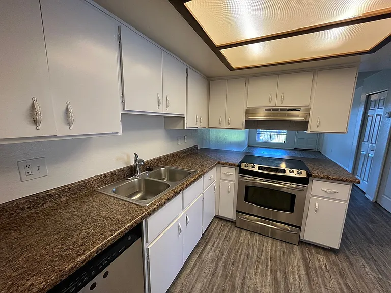 3034 E Cicero St #202 — Photo 6