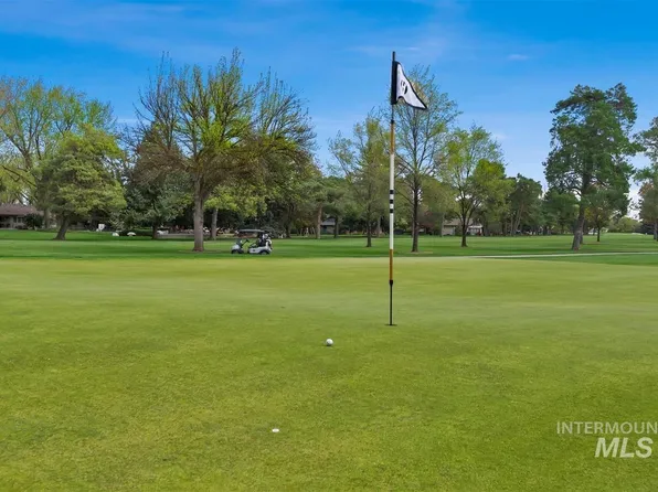 4708 W Hillcrest View Dr, Boise, ID 83705