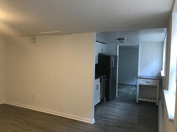 3rd image of 8033 Elberon Ave #I