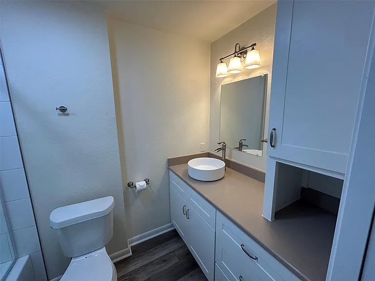 100 Bay Point Dr #8 — Photo 11