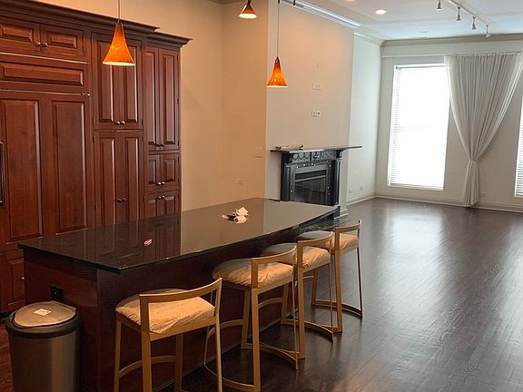 3rd image of 9 E Huron St APT 1