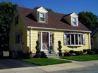 335 Newbury St, Fall River, MA 02720