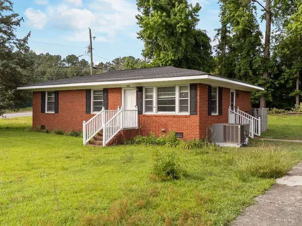 702 E Joyner St, Clayton, NC 27520