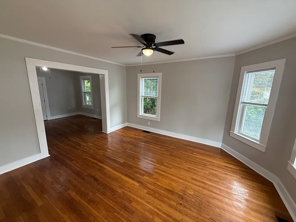 35 Kindergarten St #1
