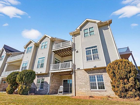 3rd image of W11558 Island View Court