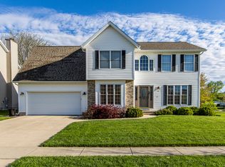 42 Drake Ct, Bloomington, IL 61704