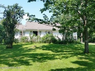 269 Bassett Lake Rd, Factoryville, PA 18419