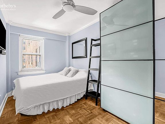 5th image of 11 Riverside Dr APT 5PW