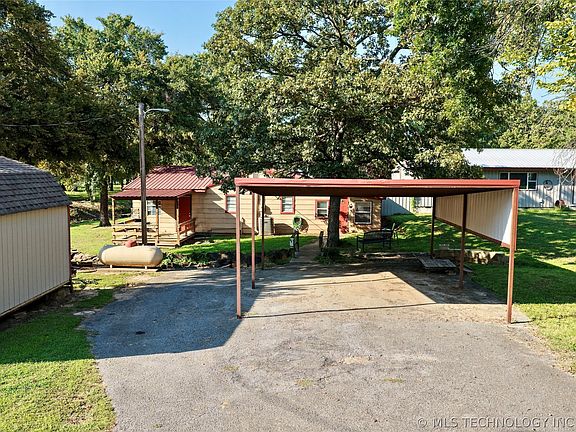 3rd image of 415461 E 1094th Rd