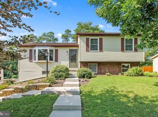 11 Loop Dr, Hanover, PA 17331