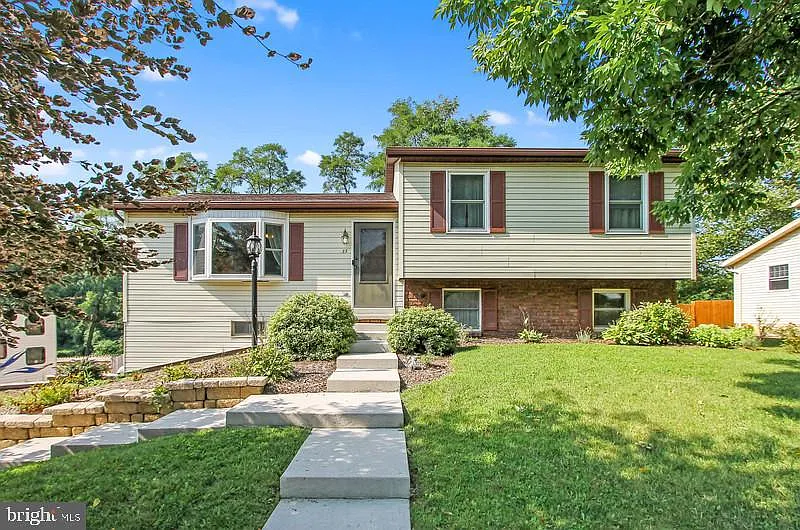 11 Loop Dr photo 1
