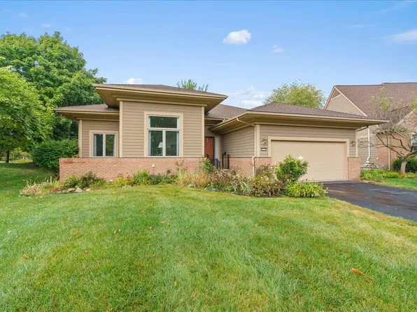 5105 Doral Ct, Ann Arbor, MI 48108
