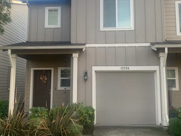 12234 SW Pond Ln, King City, OR 97224