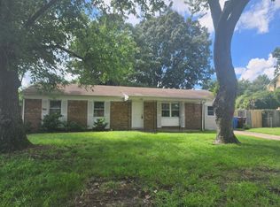 1285 Sir Kay Dr, Chesapeake, VA 23323