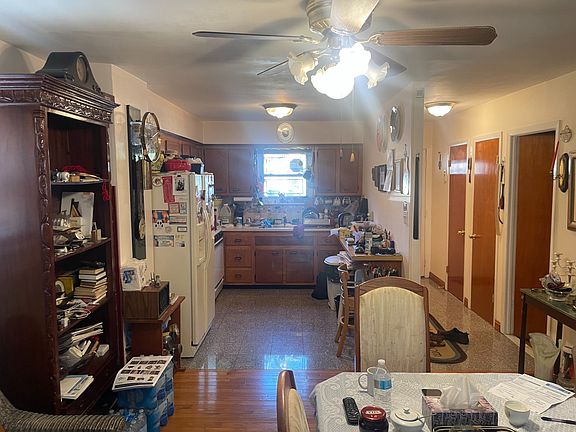 2nd image of 407 City Island Ave #140