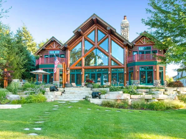 N1921 Loramoor Dr, Lake Geneva, WI 53147